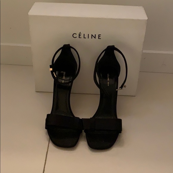 Stunning Celine heel with gold clasp. - Picture 4 of 7